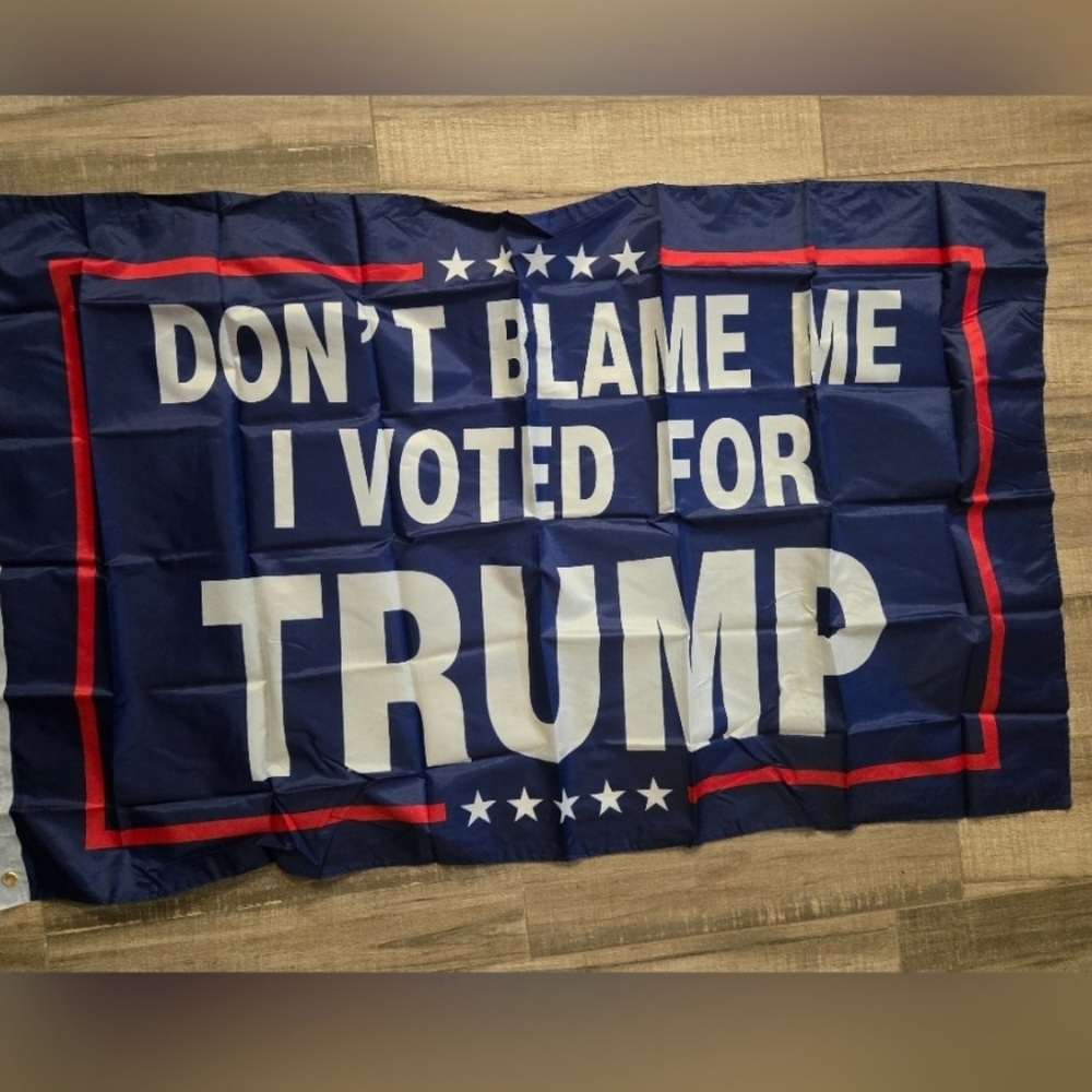 TRUMP FLAGS